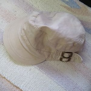 Women's sports cap